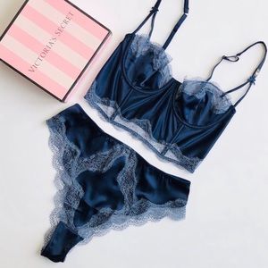 Victoria's Secret Navy Blue Lace Bra